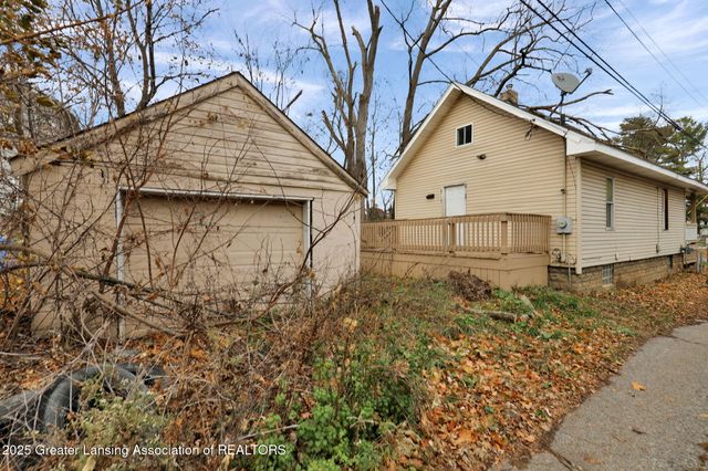 910 S Holmes Street, Lansing, MI 48912