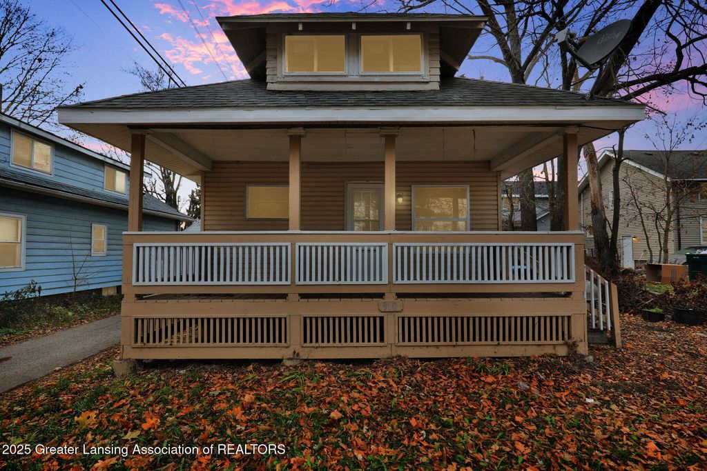 910 S Holmes Street, Lansing, MI 48912