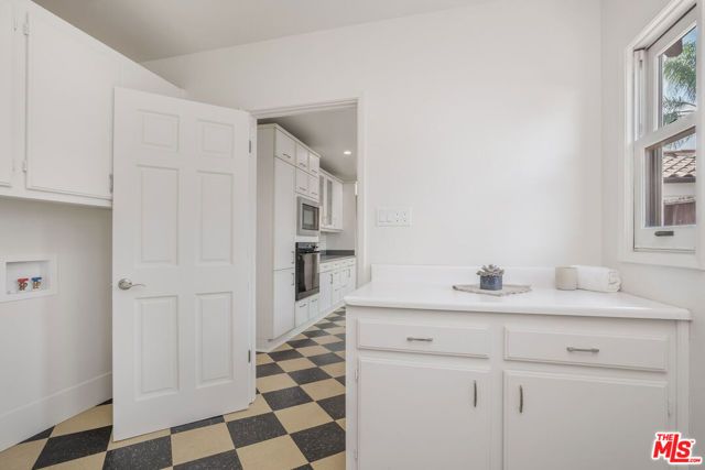 837 S Spaulding Avenue, Los Angeles, CA 90036