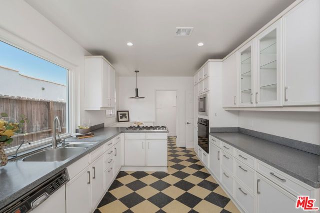 837 S Spaulding Avenue, Los Angeles, CA 90036