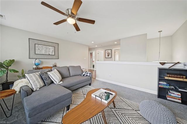 3204 Hector LN, Chesapeake, VA 23323