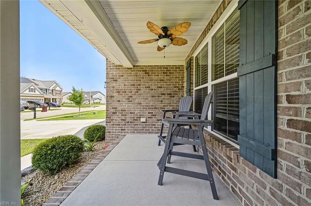 3204 Hector LN, Chesapeake, VA 23323