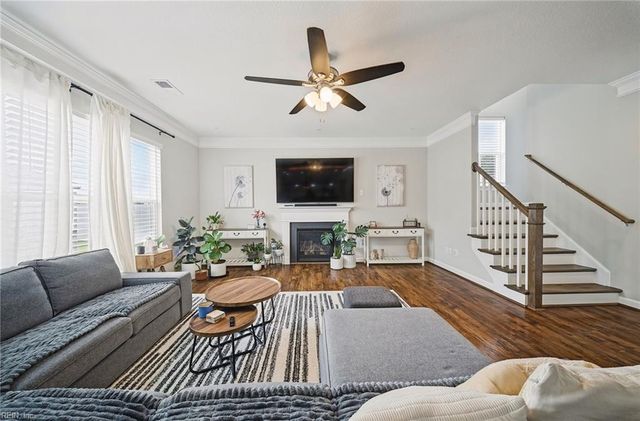3204 Hector LN, Chesapeake, VA 23323