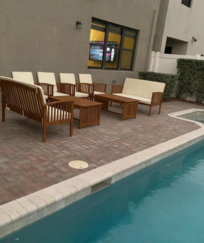 19103 NE 8th Court, Miami, FL 33179