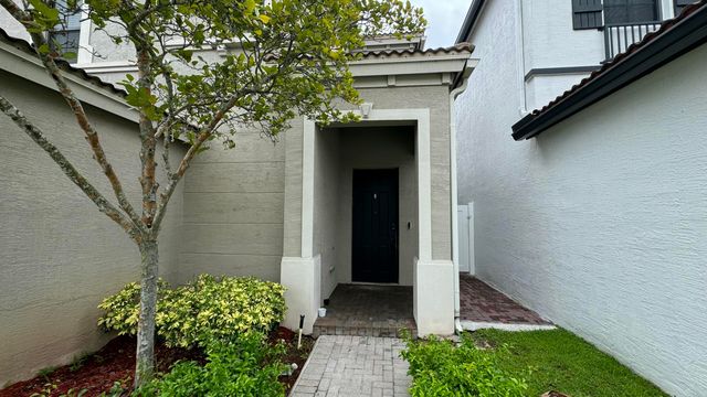 19103 NE 8th Court, Miami, FL 33179