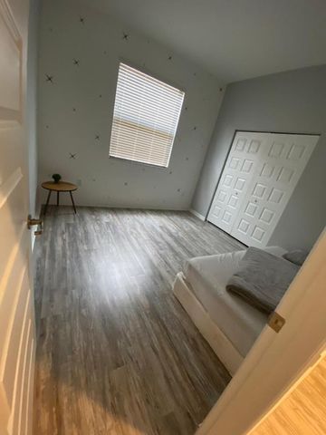 19103 NE 8th Court, Miami, FL 33179