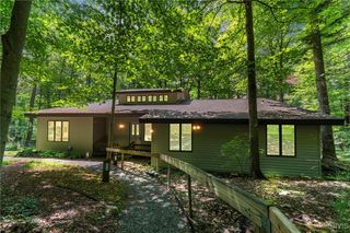 6837 HENDERSON Road, Pompey, NY 13078