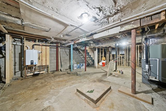 400 Adams St A, Milton, MA 02186