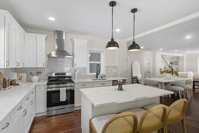 400 Adams St A, Milton, MA 02186