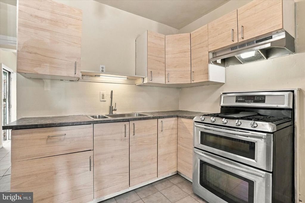 2031 DICKINSON ST, PHILADELPHIA, PA 19146 — photo 5