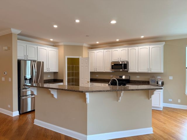 1873 Crenshaw Circle 1873, Vernon Hills, IL 60061