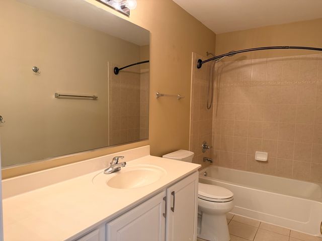 1873 Crenshaw Circle 1873, Vernon Hills, IL 60061