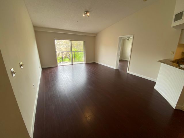 1100 S CRESTWOOD Court S 1117, Royal Palm Beach, FL 33411