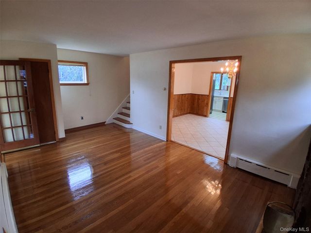 16 Richardson Place, Eastchester, NY 10709