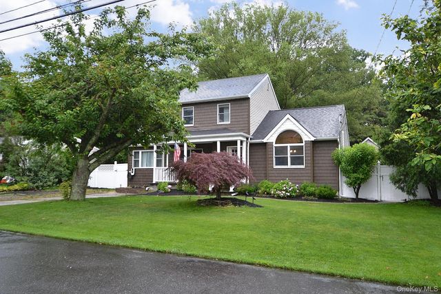 19 Fountain Road, Rocky Point, NY 11778