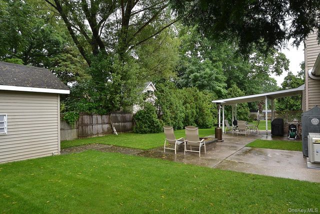 19 Fountain Road, Rocky Point, NY 11778
