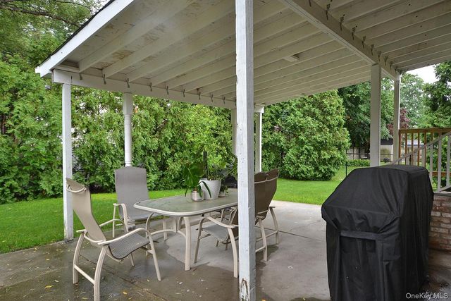 19 Fountain Road, Rocky Point, NY 11778