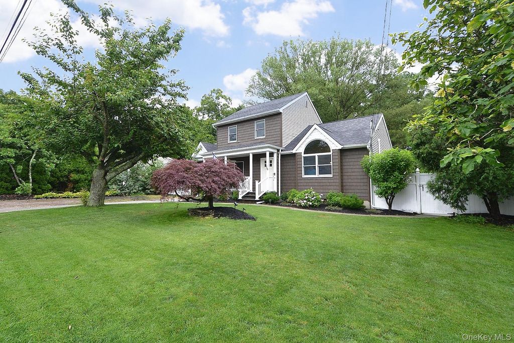 19 Fountain Road, Rocky Point, NY 11778
