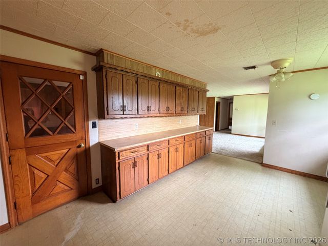 28390 S 196th Road, Henryetta, OK 74437
