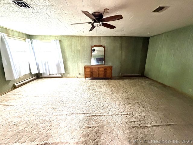 28390 S 196th Road, Henryetta, OK 74437