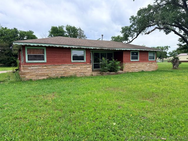 28390 S 196th Road, Henryetta, OK 74437