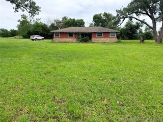 28390 S 196th Road, Henryetta, OK 74437