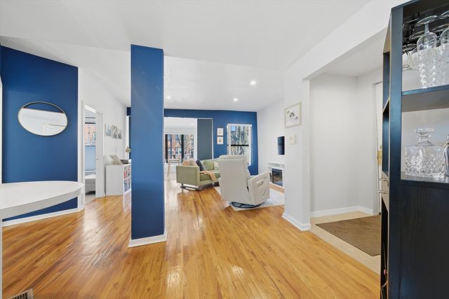 2737 W Leland Avenue 1W, Chicago, IL 60625