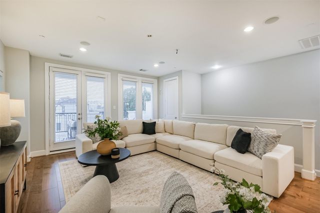 3907 Austin Street, Houston, TX 77004