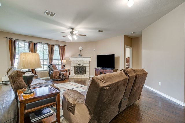 1607 Willow Lane, Cedar Hill, TX 75104
