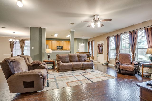 1607 Willow Lane, Cedar Hill, TX 75104