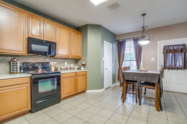 1607 Willow Lane, Cedar Hill, TX 75104