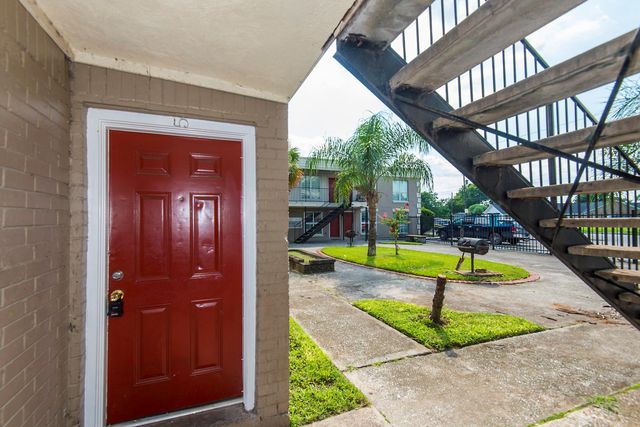 6810 Westover Street 14, Houston, TX 77087
