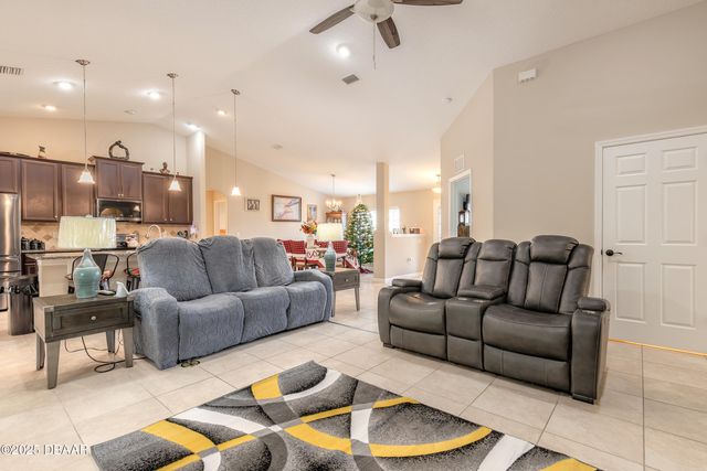 11 Robin Place, Palm Coast, FL 32164