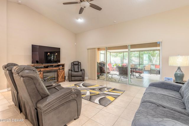 11 Robin Place, Palm Coast, FL 32164