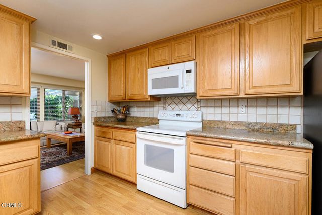 22106 Village 22, Camarillo, CA 93012