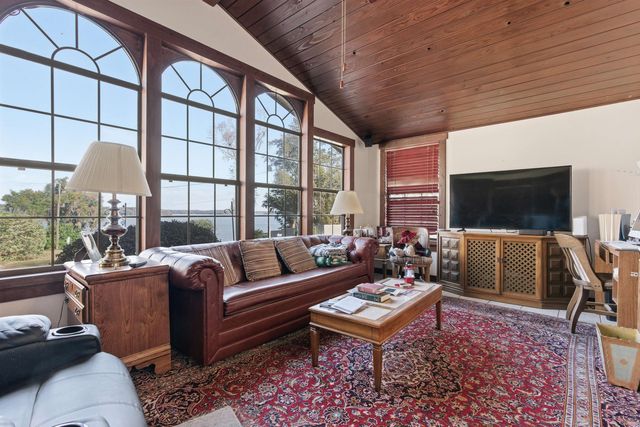 1996 Lake Point Lane, Tallahassee, FL 32310