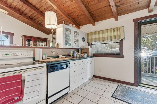 1996 Lake Point Lane, Tallahassee, FL 32310