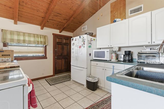 1996 Lake Point Lane, Tallahassee, FL 32310