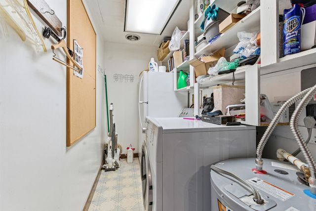 1996 Lake Point Lane, Tallahassee, FL 32310