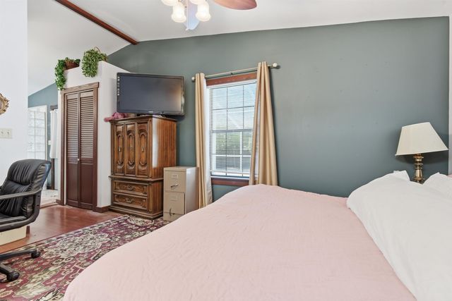 1996 Lake Point Lane, Tallahassee, FL 32310