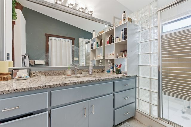 1996 Lake Point Lane, Tallahassee, FL 32310