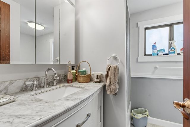 1996 Lake Point Lane, Tallahassee, FL 32310