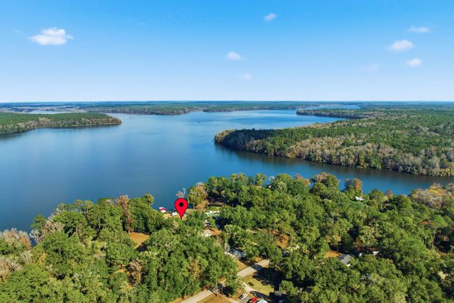 1996 Lake Point Lane, Tallahassee, FL 32310