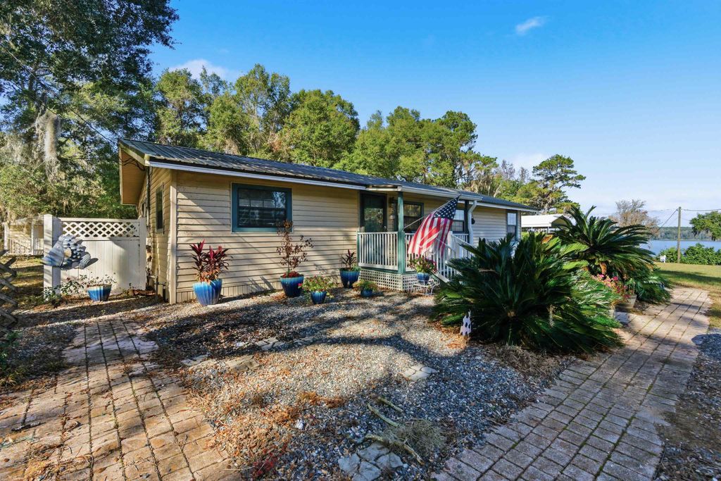 1996 Lake Point Lane, Tallahassee, FL 32310