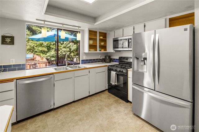 13106 NE 110th Place, Kirkland, WA 98033