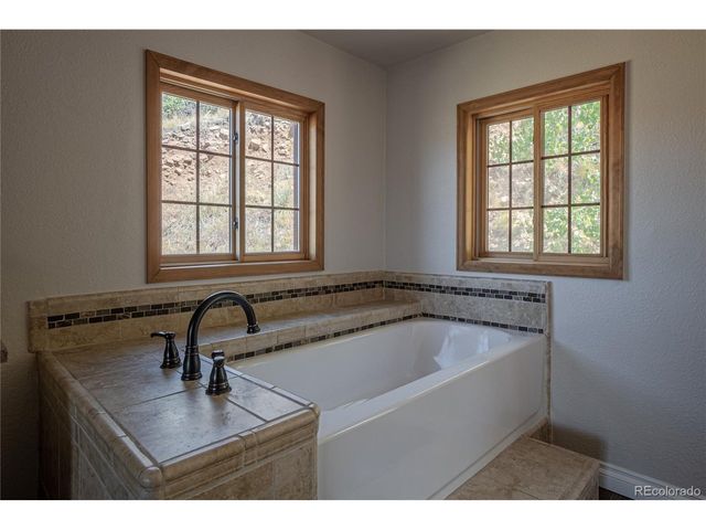 952 Steamboat Valley Rd, Lyons, CO 80540
