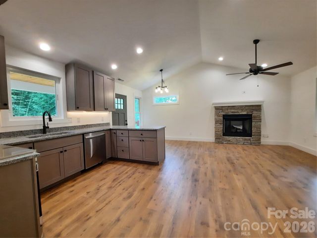 12 Overbrook Place, Asheville, NC 28805