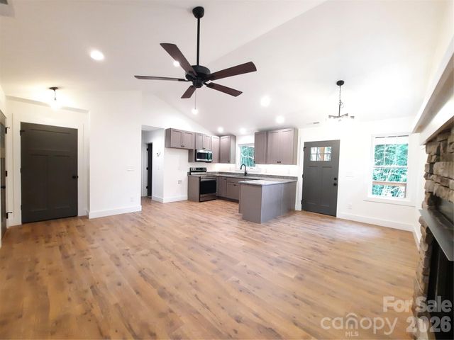 12 Overbrook Place, Asheville, NC 28805