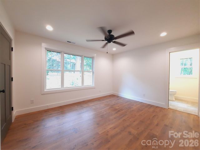 12 Overbrook Place, Asheville, NC 28805