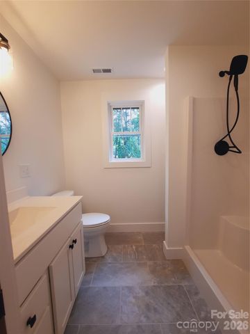 12 Overbrook Place, Asheville, NC 28805